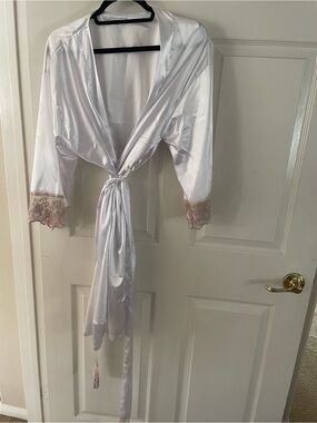 Silky Satin Tie-Front Robe with Blush Lace Cuffs- Fits women’s medium